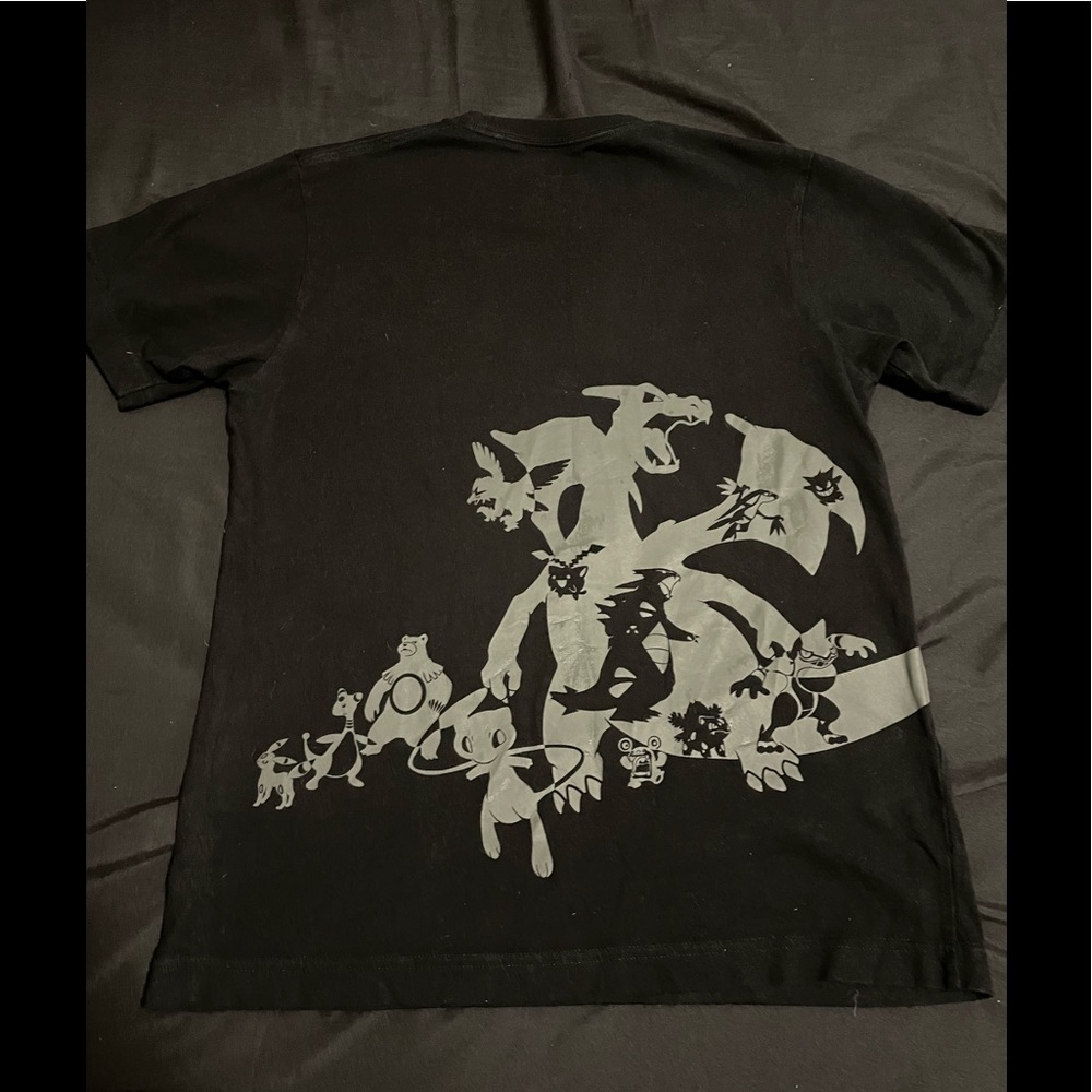 Pokémon embossed black shirt - Picture 1 of 2